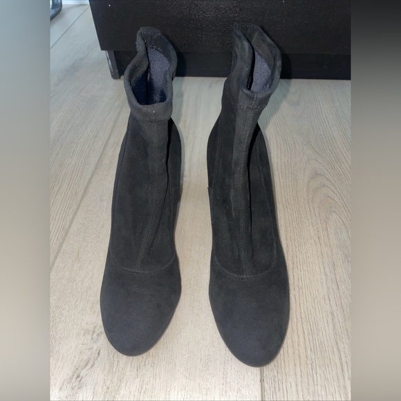 Barneys New York Shoes - Barneys New York Black Suede Ankle Boots Pointed Toe Block Heel EU 38.5